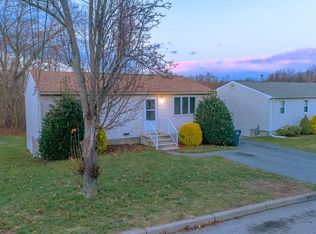 16 Macon St, Cranston, RI 02920