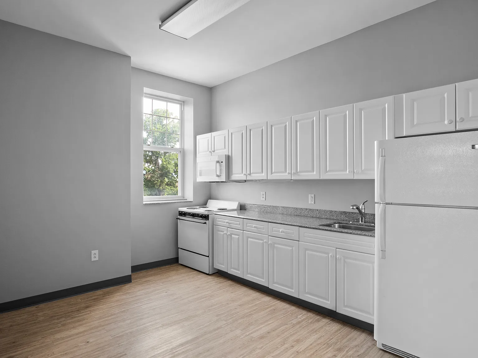 Cumberland Apartments — Photo 1