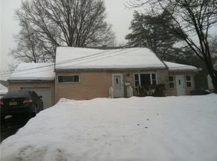 31 Halstead Rd, New Brunswick, NJ 08901