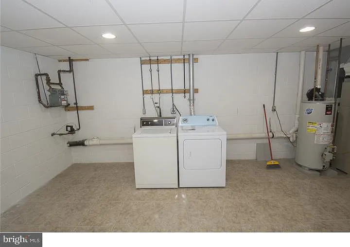 1216 Ogden St — Photo 39