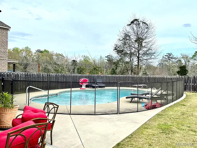 300 Melison Dr — Photo 19