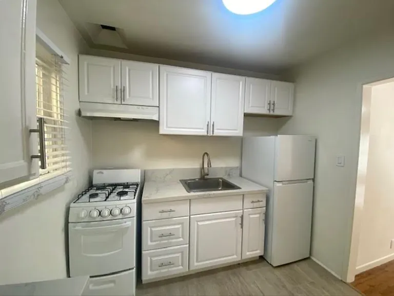 Cherokee Apartments — Photo 35