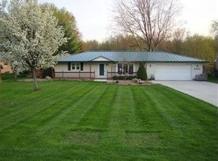 43245 Dellefield Rd, Elyria, OH 44035