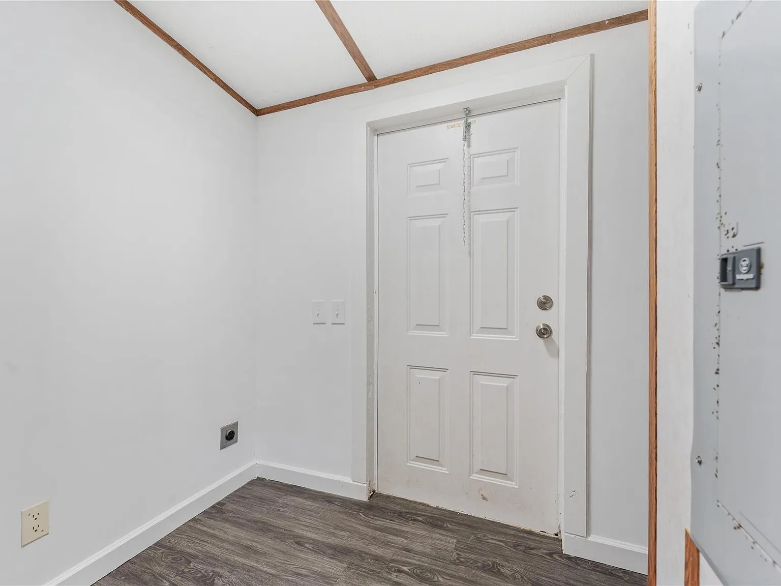 2 bed, 2.0 bath, 975 sqft, $1,300 — Photo 4