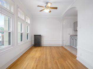 2342 N Spaulding Ave #204, Chicago, IL 60647