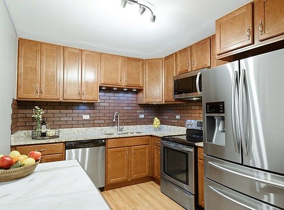 4th image of 6505 N Nashville Ave APT 201