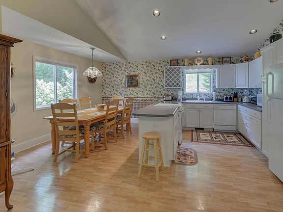 4th image of 1105 Forest View Dr #8G