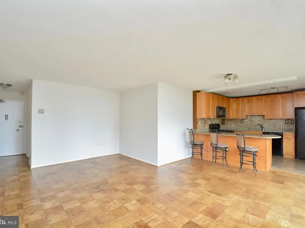 4600 S Four Mile Run Dr APT 626, Arlington, VA 22204