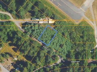 24 Alder Ln, Klamath, CA 95548