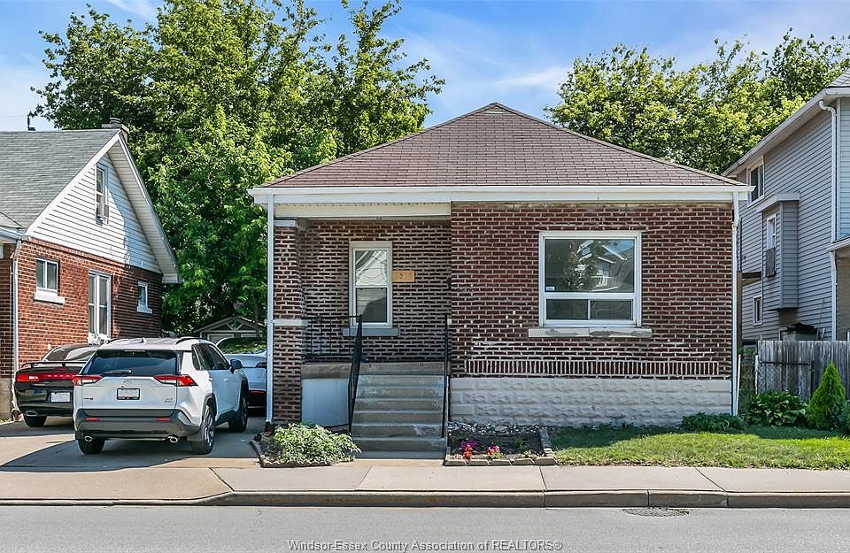 1st image of 2366 Howard Ave