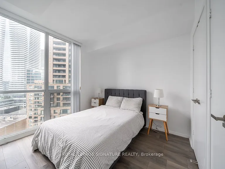 45 Charles St E #1906 — Photo 10