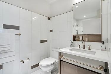 Rented by R New York