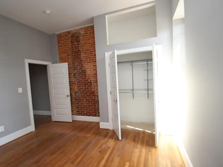 211 W Lanvale St — Photo 12