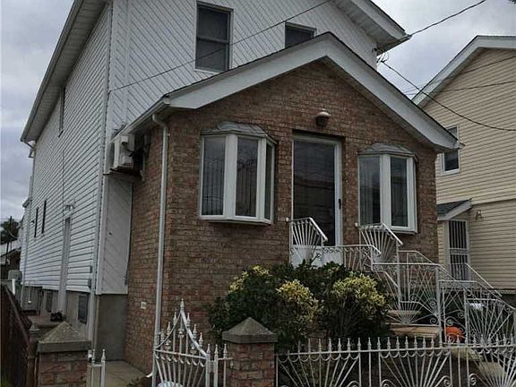 3rd image of 15932 102nd St