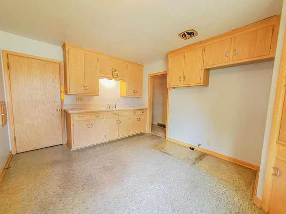 5th image of 3117 W Lakefield Dr