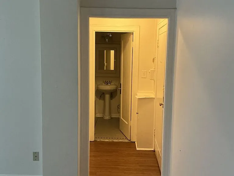 The Davenport Apartments — Photo 14