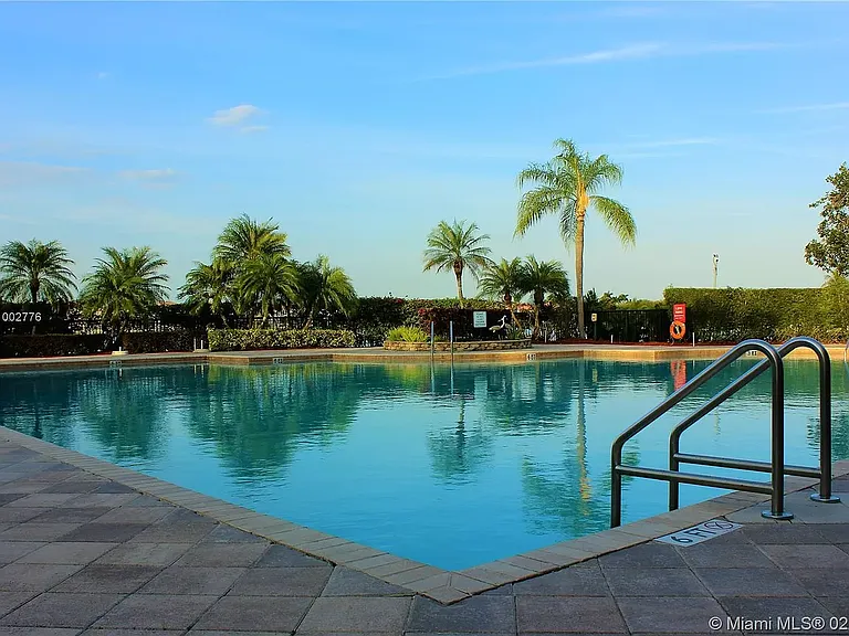 Silverlakes Community Pool