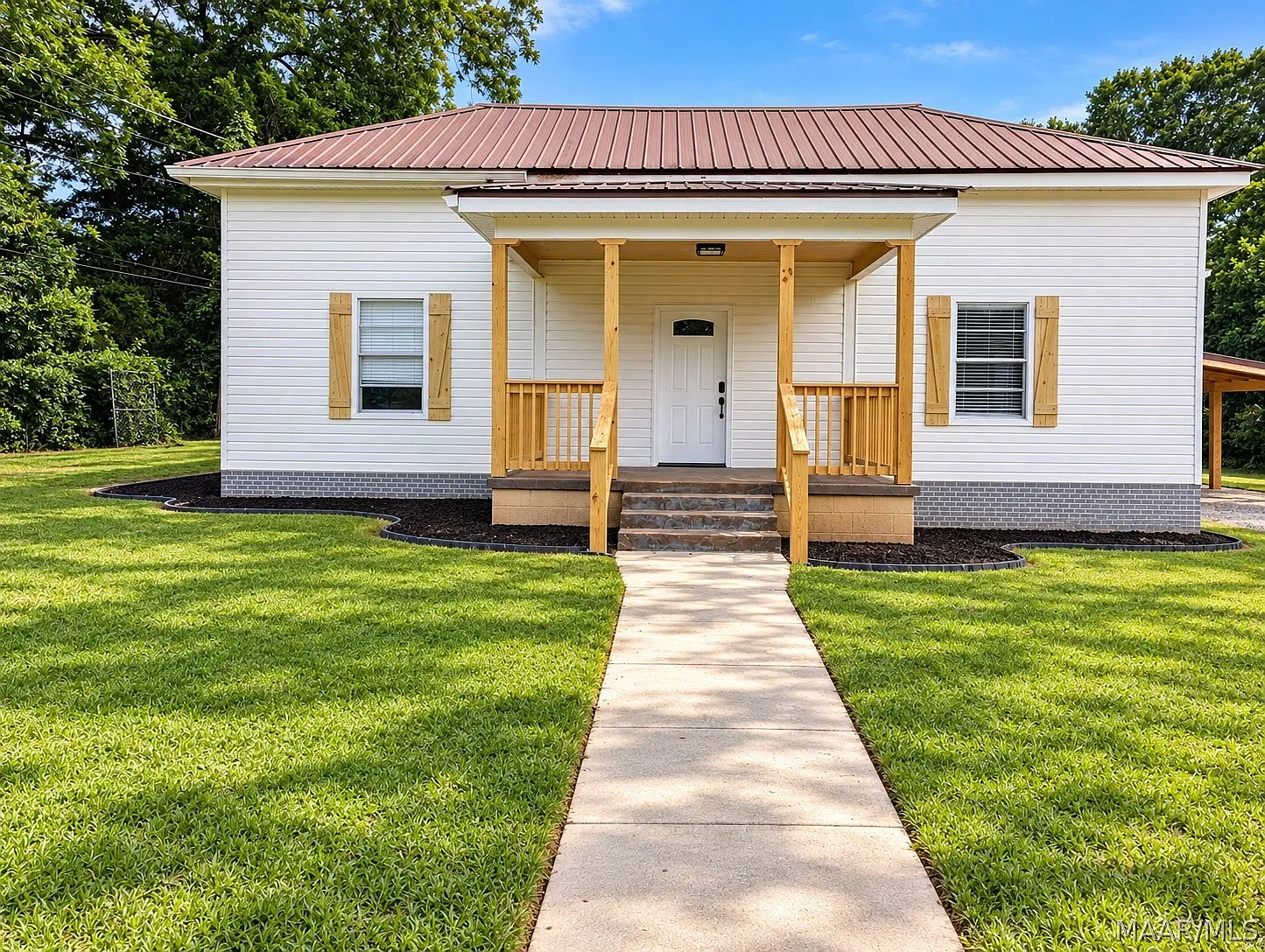 3 bed, 2.0 bath, 1806 sqft, $1,500 — Photo 1