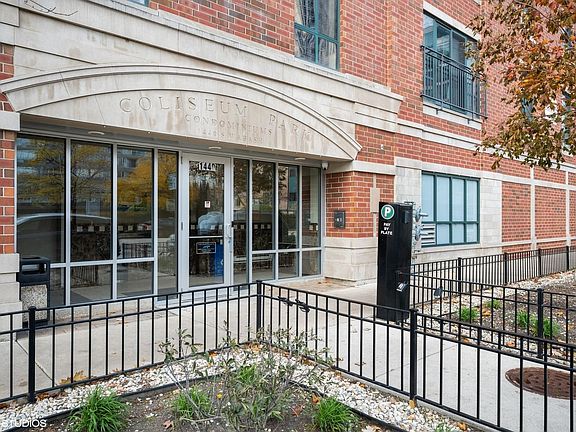 2nd image of 1440 S Wabash Ave #413