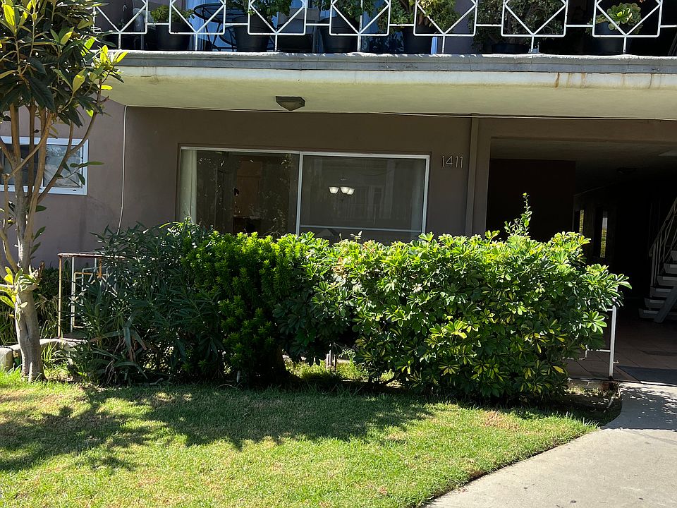 Front of the building 1st floor