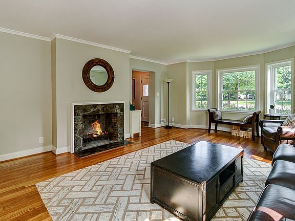 4th image of 1891 W Lane Ave