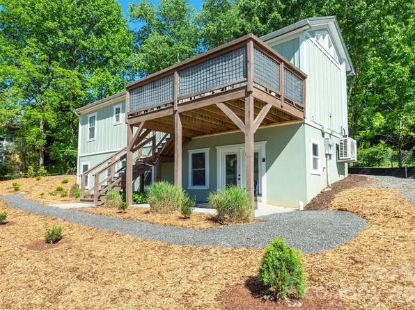106 Joy Ridge Dr, Black Mountain, NC 28711