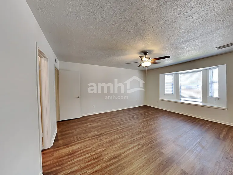 5349 Yale Dr — Photo 8