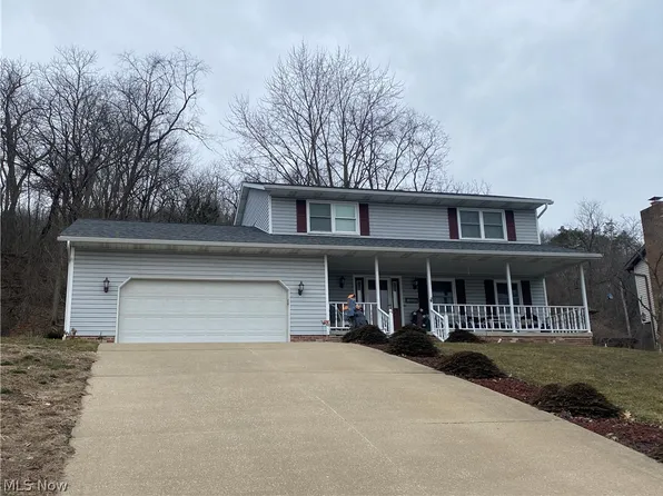 1068 Thomas Dr SW, New Philadelphia, OH 44663