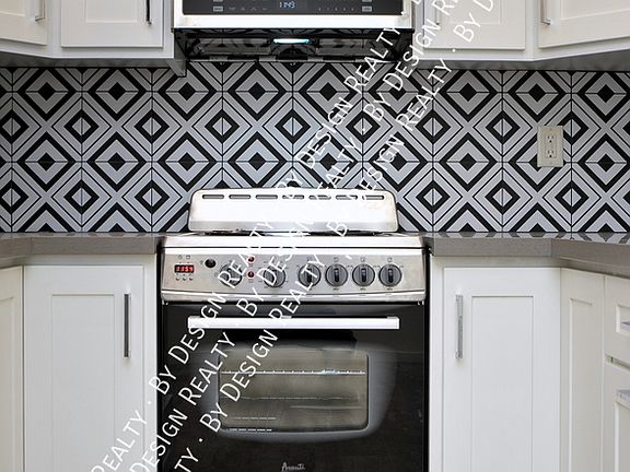 5th image of 3618 E 2nd St #3