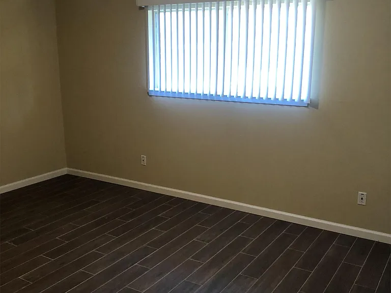 406 Vance St — Photo 31