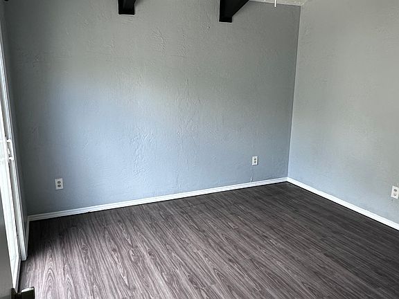 3rd image of 13827 Turnberry Ln