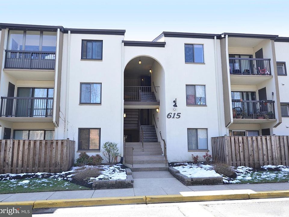 1st image of 615 Center St APT 203