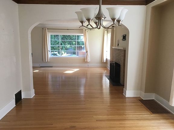 5th image of 2517 1st Ave W