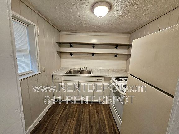 3rd image of 1100 Washington Ave APT A