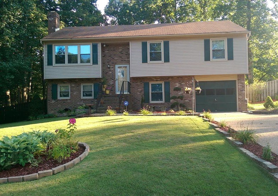 1st image of 200 Huckstep Ave