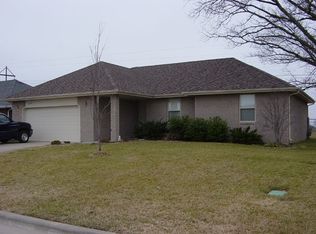 1107 S Mahogany Rd, Nixa, MO 65714