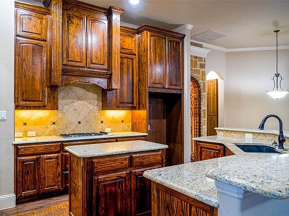 4th image of 2803 Spring Oaks Dr