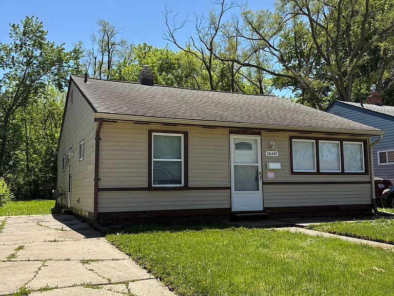 26437 Lehigh St — Photo 1
