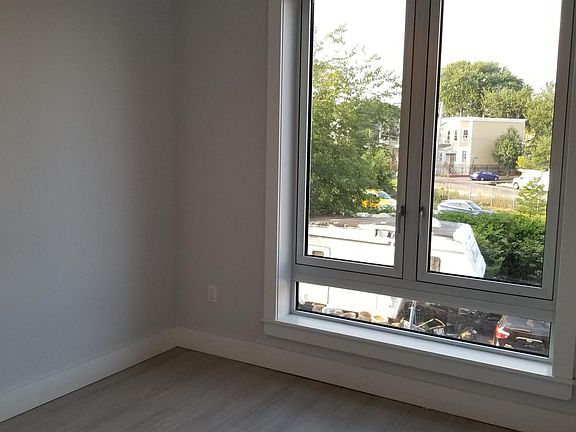 4th image of 975 Liberty Ave #2G