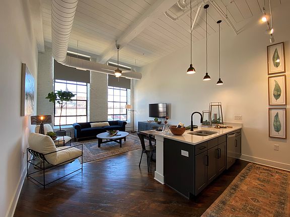 2nd image of 612 W Main Ave #4079470