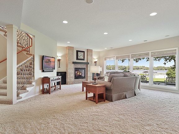 5th image of 5650 Pineview Ln N