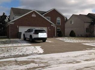 41664 Stonehenge Manor Dr, Clinton Township, MI 48038