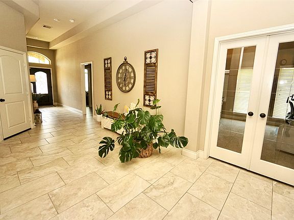 5th image of 4015 Nestra Dr