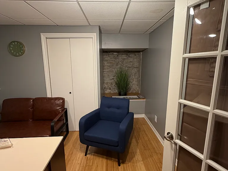 1258 Grandview Ave — Photo 3