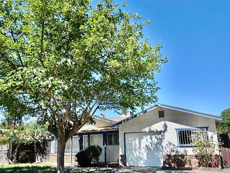 4207 N Woodson Ave — Photo 5