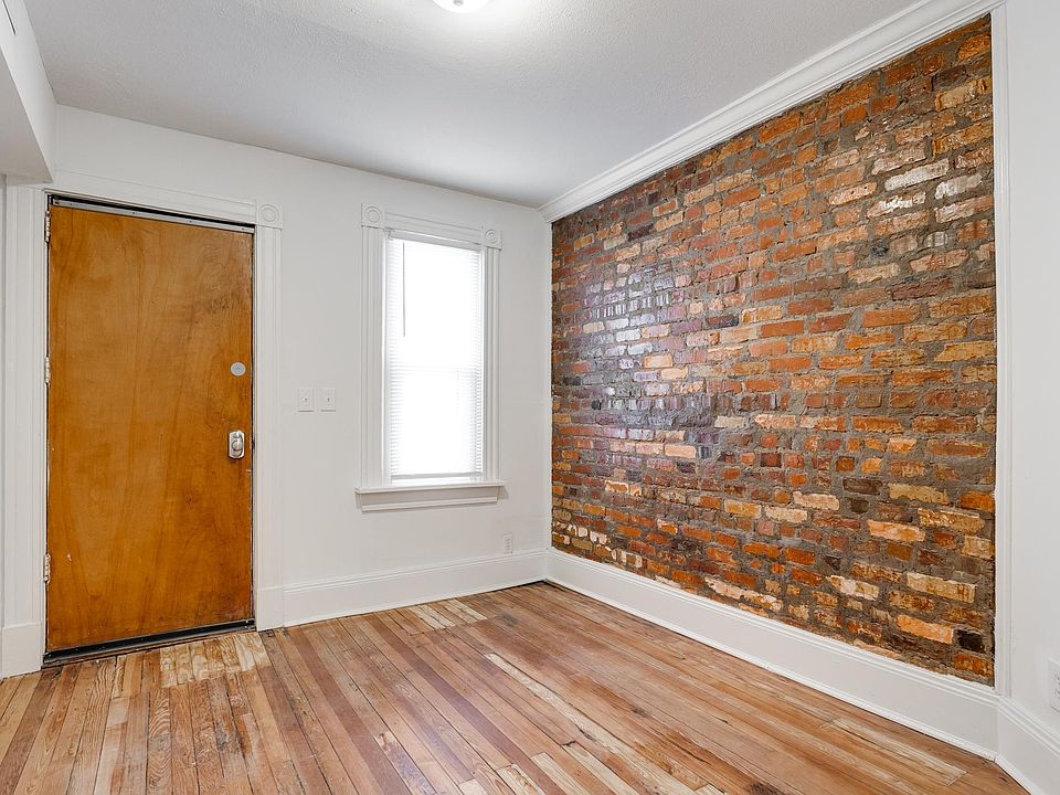 1st image of 3213 Ellwood Ave APT B