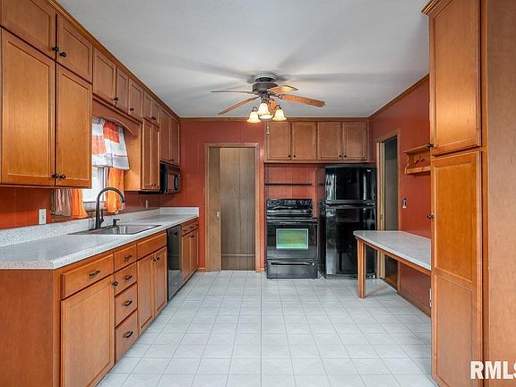 2nd image of 2212 W Central Park Ave