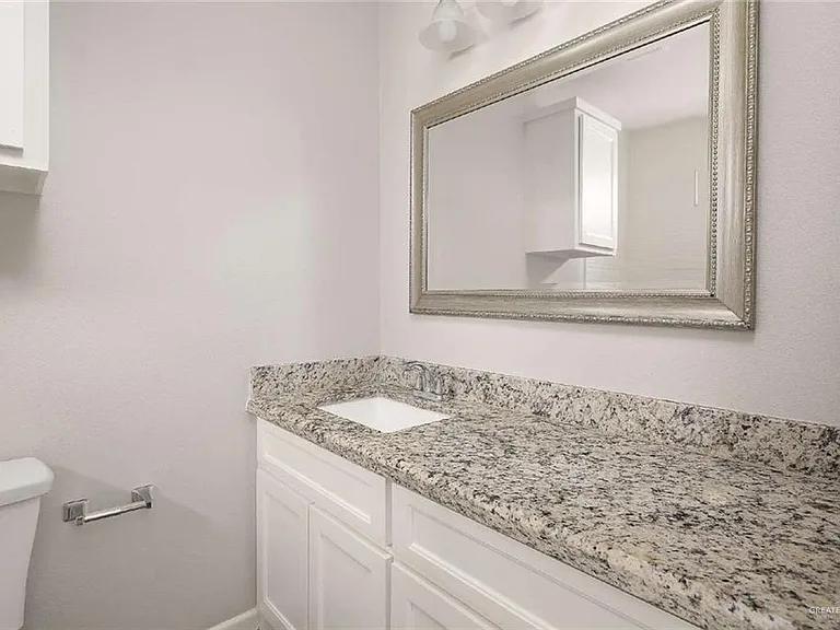 1425 Alta Vista Dr #2 — Photo 6