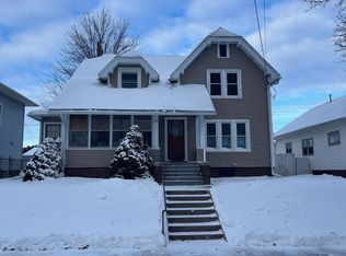 840 N 6th St, Manitowoc, WI 54220