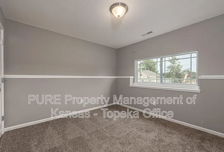 4766 Lakecrest Dr — Photo 16